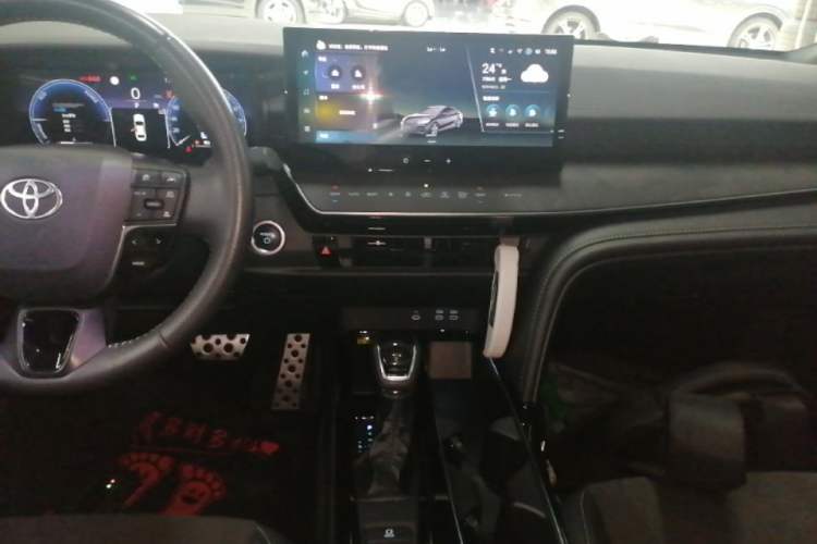Used Toyota Camry 2024 Dual-Motor 2.0HS Sport Edition Audio And AC Panel