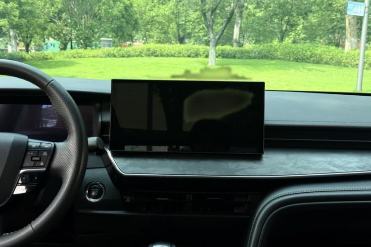 Used Toyota Camry 2024 2.0G Prestige Edition Audio And AC Panel