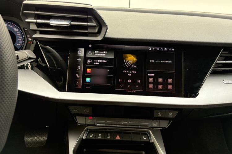 Used Toyota Camry 2024 Dual-Engine 2.5HG Prestige Edition Audio And AC Panel