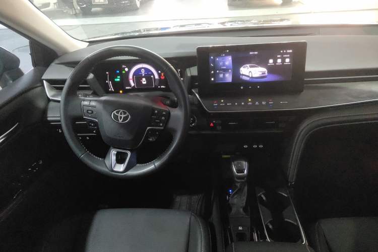 Used Toyota Camry 2024 Dual-Motor 2.0 HGVP Luxury Edition Audio And AC Panel