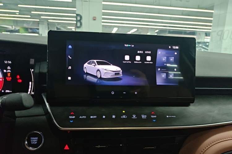 Used Toyota Camry 2024 2.0 GVP Luxury Edition Audio And AC Panel