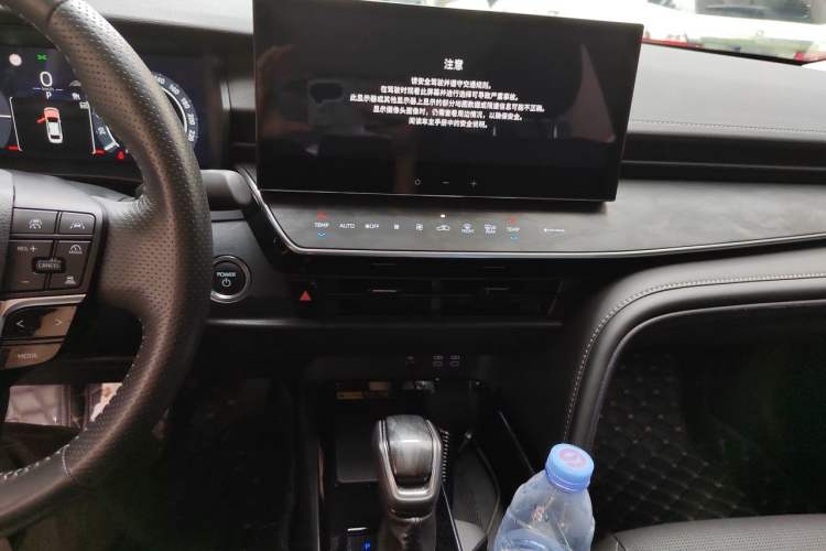 Used Toyota Camry 2024 Dual-Motor 2.0 HG Premium Edition Audio And AC Panel