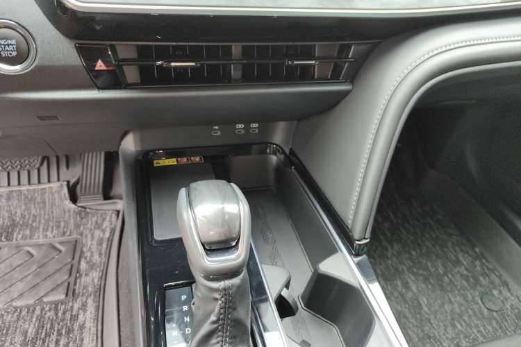 Used Toyota Camry 2024 2.0 GVP Luxury Edition Audio And AC Panel