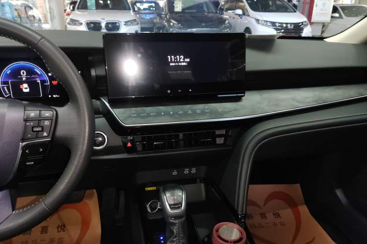 Used Toyota Camry 2024 Dual-Motor 2.0 HGVP Luxury Edition Audio And AC Panel