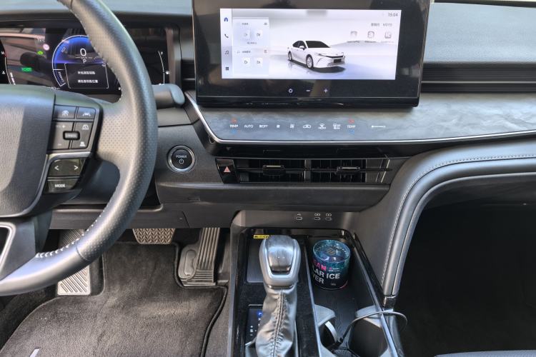 Used Toyota Camry 2024 Dual-Motor 2.0 HGVP Luxury Edition Audio And AC Panel