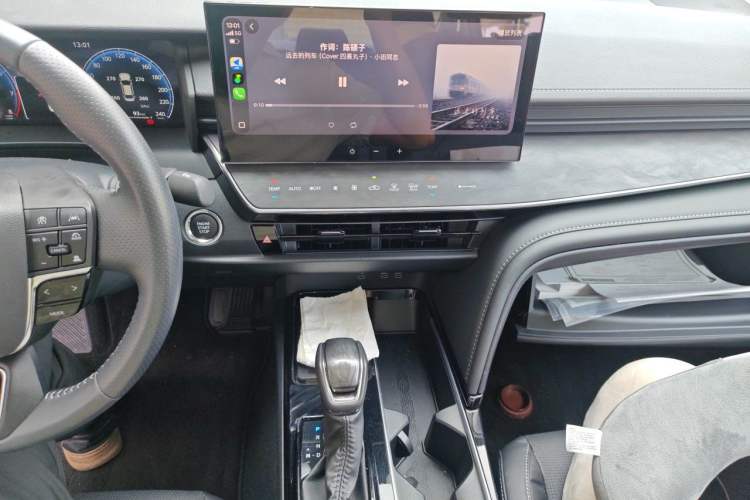 Used Toyota Camry 2024 2.0G Prestige Edition Audio And AC Panel
