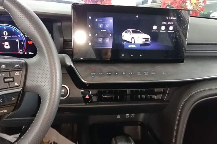Used Toyota Camry 2024 2.0 GVP Luxury Edition Audio And AC Panel