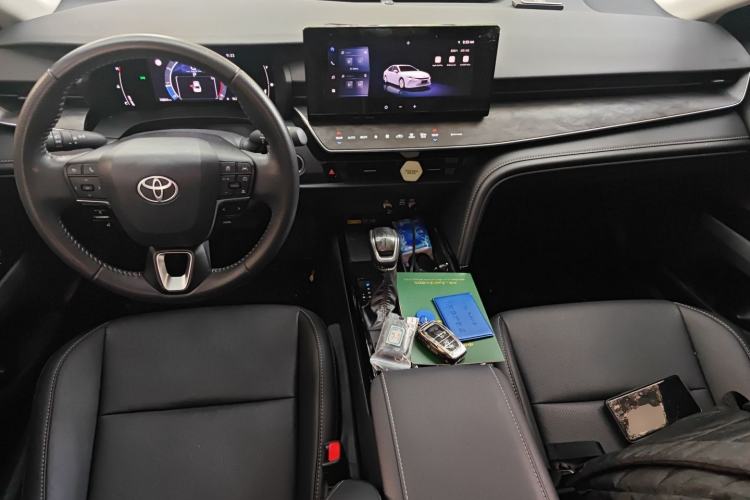 Used Toyota Camry 2024 2.0 GVP Luxury Edition Center Console