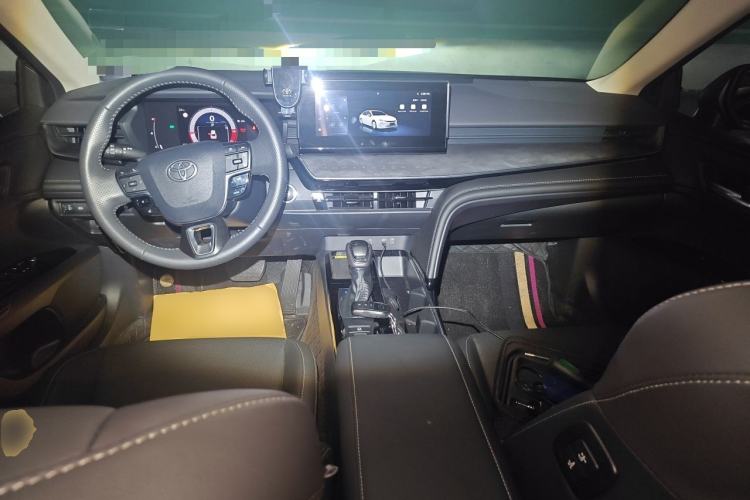 Used Toyota Camry 2024 2.0 GVP Luxury Edition Center Console