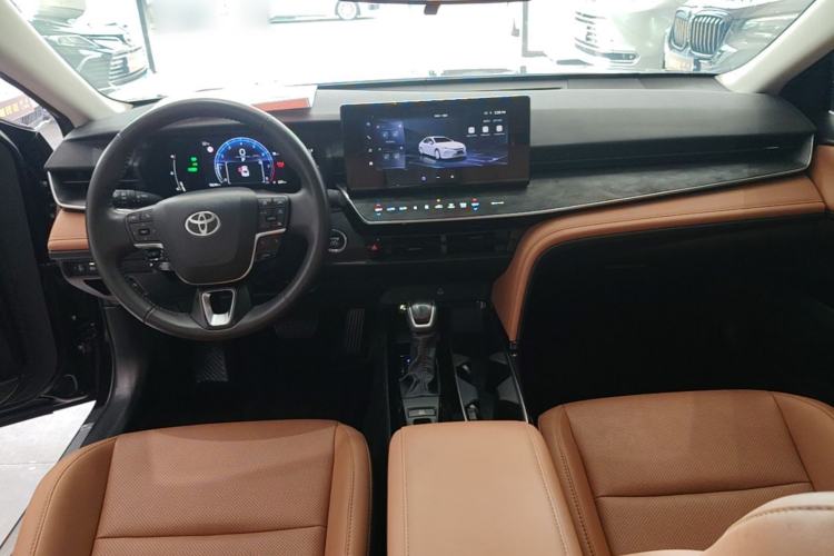 Used Toyota Camry 2024 Dual-Motor 2.0 HGVP Luxury Edition Center Console
