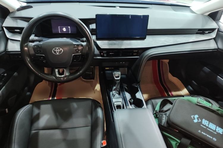 Used Toyota Camry 2024 Dual-Motor 2.0 HGVP Luxury Edition Center Console