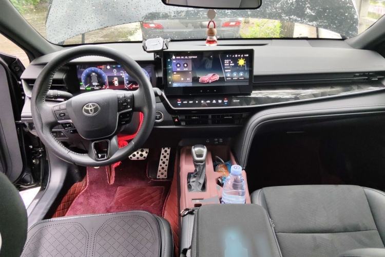 Used Toyota Camry 2024 Dual-Motor 2.0HS Sport Edition Center Console