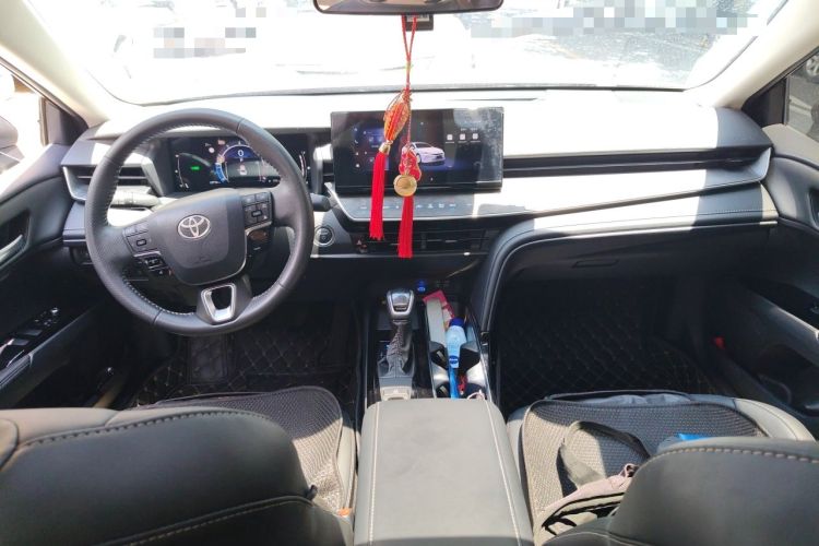 Used Toyota Camry 2024 Dual-Motor 2.0 HGVP Luxury Edition Center Console