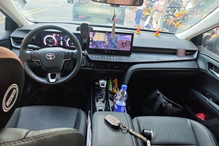 Used Toyota Camry 2024 2.0G Prestige Edition Center Console
