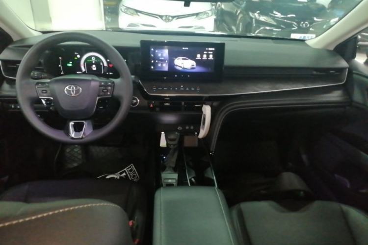 Used Toyota Camry 2024 Dual-Motor 2.0 HE Elite Edition Center Console