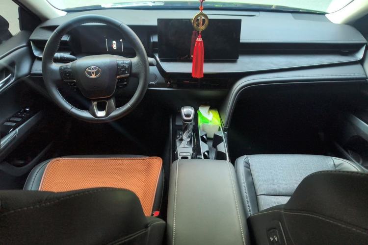 Used Toyota Camry 2024 2.0G Prestige Edition Center Console