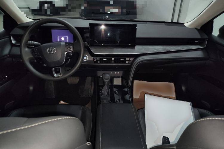 Used Toyota Camry 2024 2.0E Elite Edition Center Console