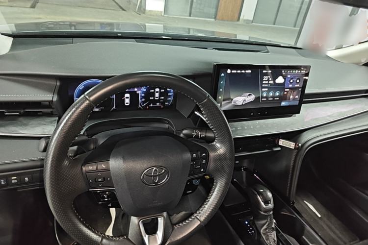 Used Toyota Camry 2024 Dual-Motor 2.0 HG Premium Edition Center Console