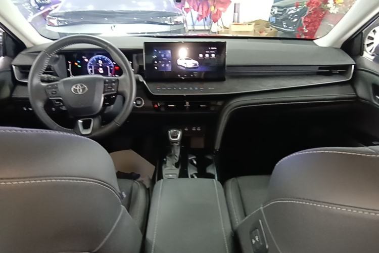 Used Toyota Camry 2024 2.0 GVP Luxury Edition Center Console