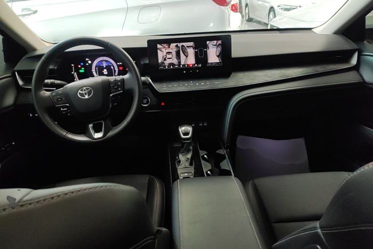 Used Toyota Camry 2024 Dual-Motor 2.0 HGVP Luxury Edition Center Console