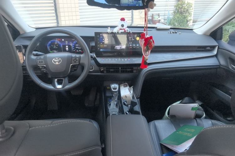 Used Toyota Camry 2024 Dual-Engine 2.5HG Prestige Edition Center Console