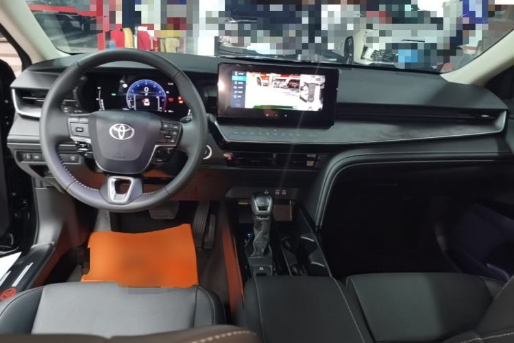 Used Toyota Camry 2024 2.0 GVP Luxury Edition Center Console