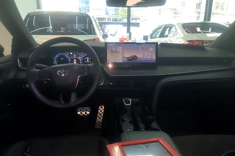 Used Toyota Camry 2024 Dual-Motor 2.0 HXS Sport Plus Edition Center Console