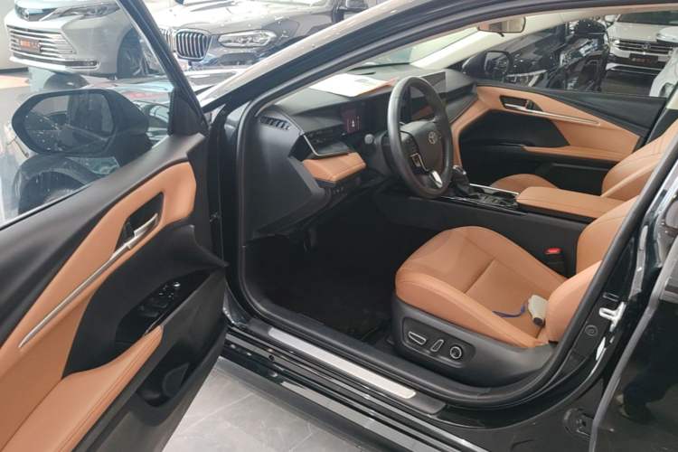 Used Toyota Camry 2024 Dual-Motor 2.0 HGVP Luxury Edition Driver Seat