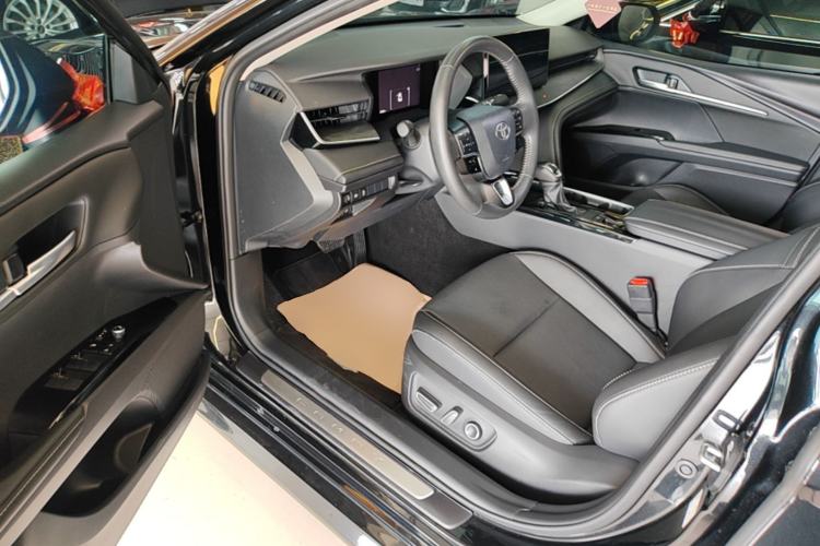 Used Toyota Camry 2024 Dual-Motor 2.0 HGVP Luxury Edition Driver Seat