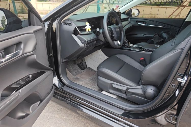 Used Toyota Camry 2024 2.0E Elite Edition Driver Seat