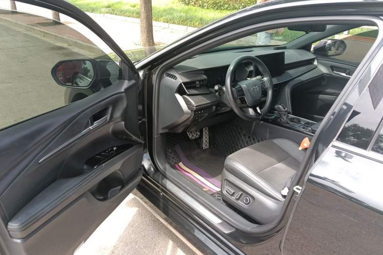 Used Toyota Camry 2024 Dual-Motor 2.0 HXS Sport Plus Edition Driver Seat