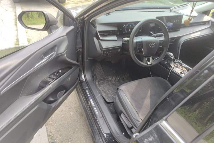 Used Toyota Camry 2024 Dual-Motor 2.0 HE Elite Edition Driver Seat