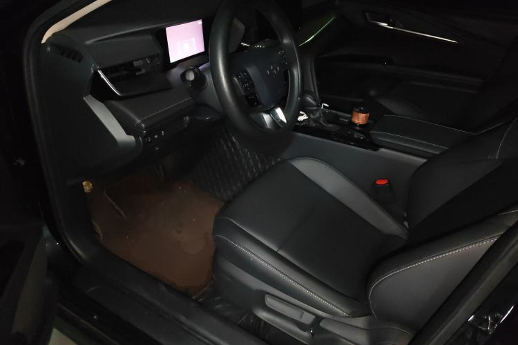 Used Toyota Camry 2024 Dual-Motor 2.0 HE Elite Edition Driver Seat