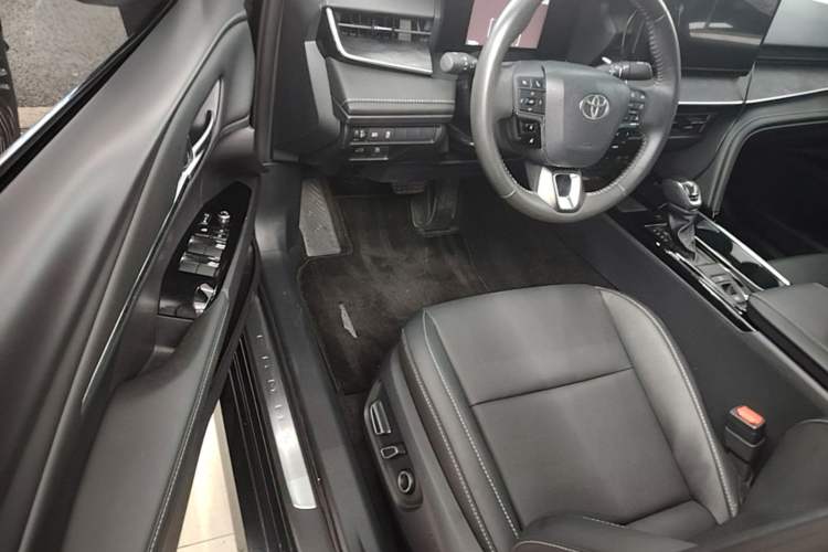 Used Toyota Camry 2024 Dual-Motor 2.0 HGVP Luxury Edition Driver Seat