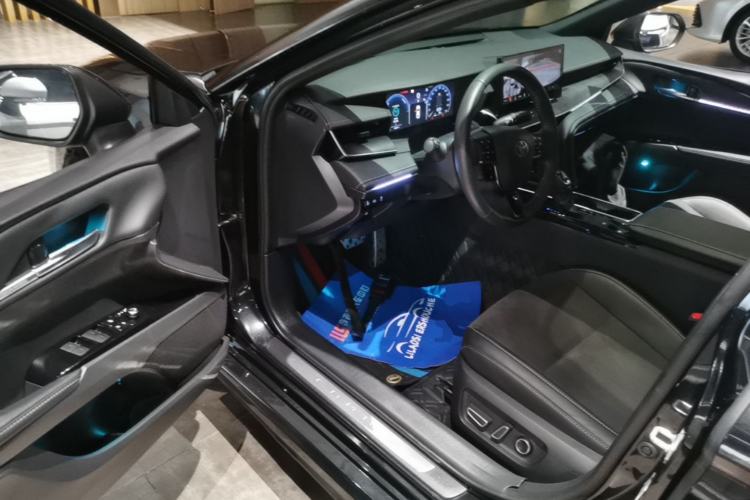 Used Toyota Camry 2024 Dual-Motor 2.0HS Sport Edition Driver Seat