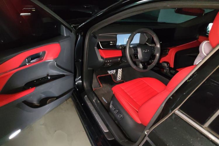 Used Toyota Camry 2024 Dual-Motor 2.0HS Sport Edition Driver Seat