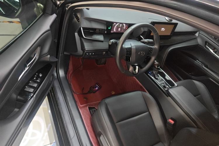 Used Toyota Camry 2024 Dual-Motor 2.0 HE Elite Edition Driver Seat