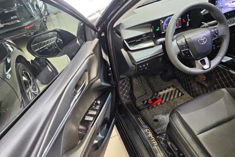 Used Toyota Camry 2024 Dual-Motor 2.0 HE Elite Edition Driver Seat