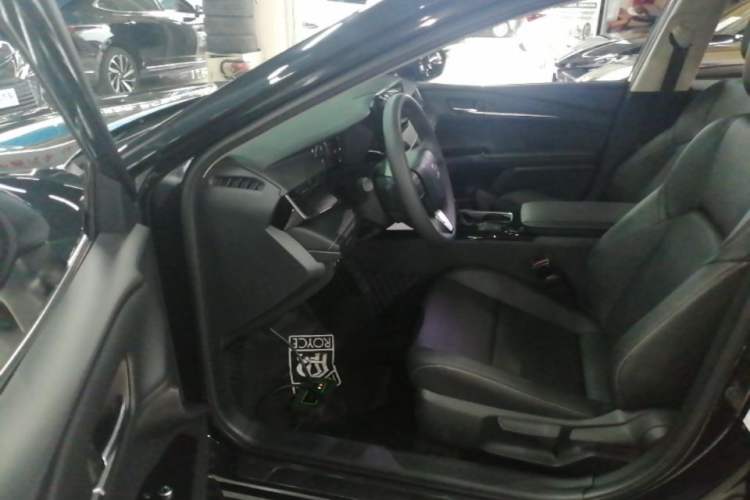 Used Toyota Camry 2024 Dual-Motor 2.0 HE Elite Edition Driver Seat