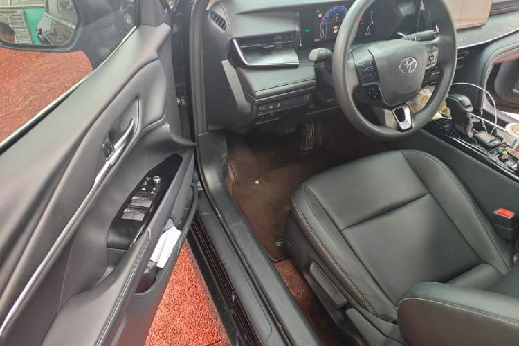 Used Toyota Camry 2024 Dual-Motor 2.0 HE Elite Edition Driver Seat