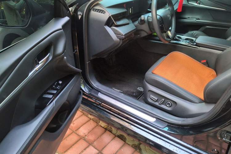 Used Toyota Camry 2024 2.0G Prestige Edition Driver Seat