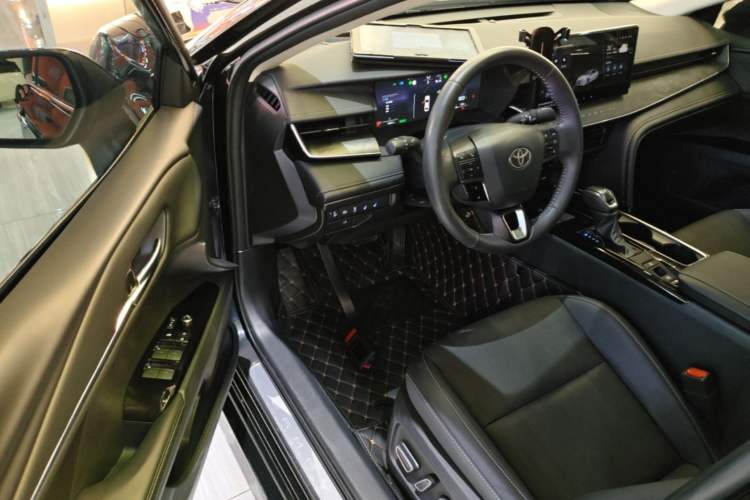Used Toyota Camry 2024 Dual-Motor 2.0 HG Premium Edition Driver Seat