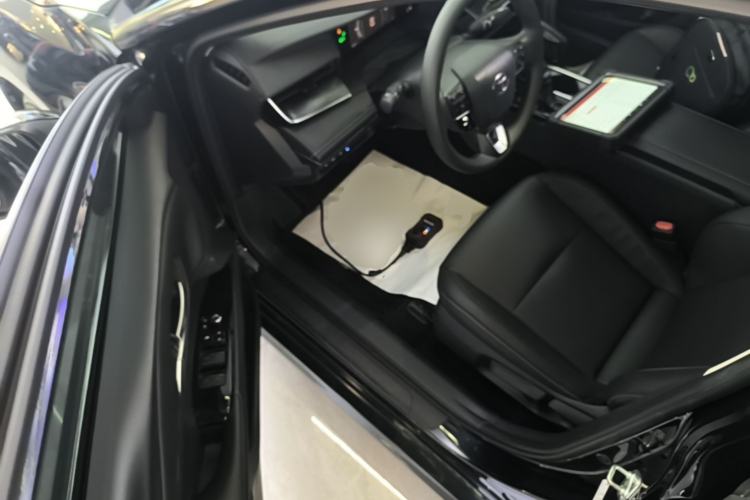 Used Toyota Camry 2024 Dual-Motor 2.0 HE Elite Edition Driver Seat
