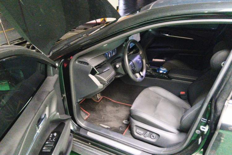 Used Toyota Camry 2024 Dual-Motor 2.0HS Sport Edition Driver Seat