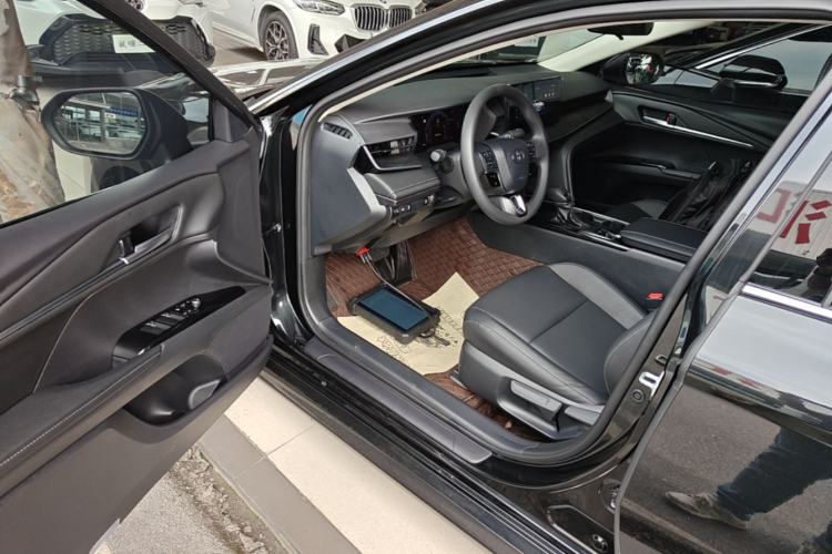 Used Toyota Camry 2024 2.0E Elite Edition Driver Seat