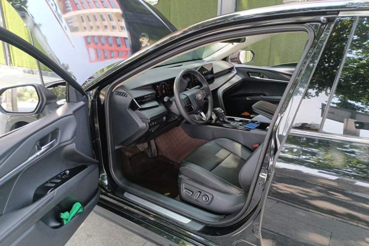 Used Toyota Camry 2024 Dual-Motor 2.0 HGVP Luxury Edition Driver Seat