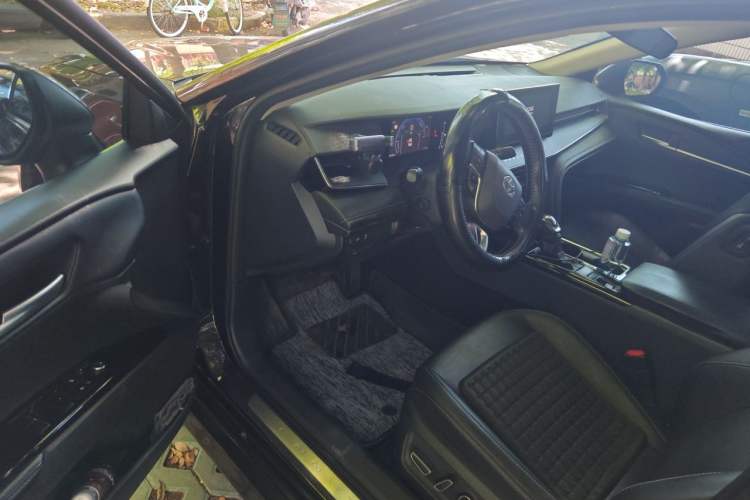 Used Toyota Camry 2024 Dual-Motor 2.0 HGVP Luxury Edition Driver Seat