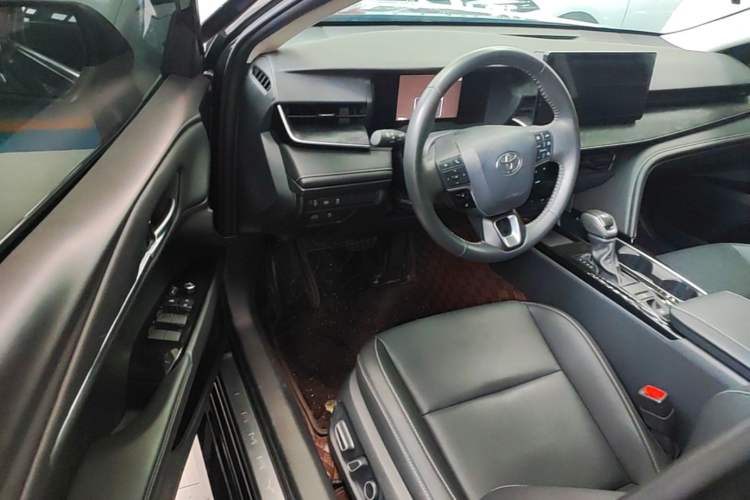 Used Toyota Camry 2024 Dual-Motor 2.0 HGVP Luxury Edition Driver Seat