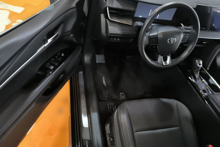 Used Toyota Camry 2024 Dual-Motor 2.0 HG Premium Edition Driver Seat