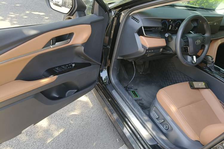 Used Toyota Camry 2024 Dual-Motor 2.0 HG Premium Edition Driver Seat